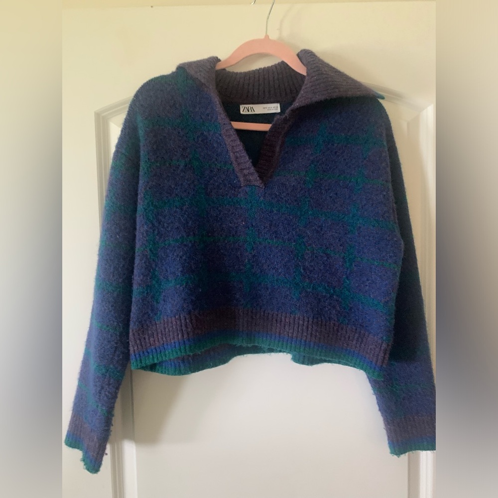Zara Women's Purple and Green V-Neck Sweater